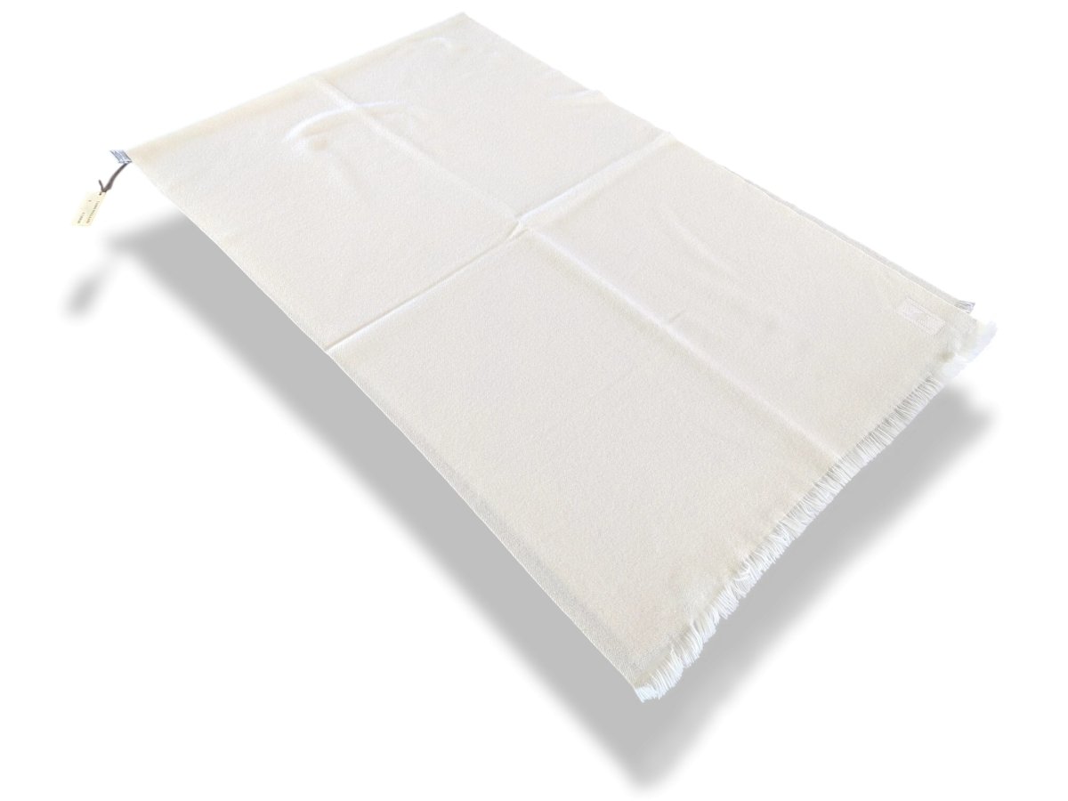 Hermes Ivoire ETOLE CACHEMIRE SOFT Fringed Stole 100% Cashmere 72 x 220 cm, BNEW! - poupishop