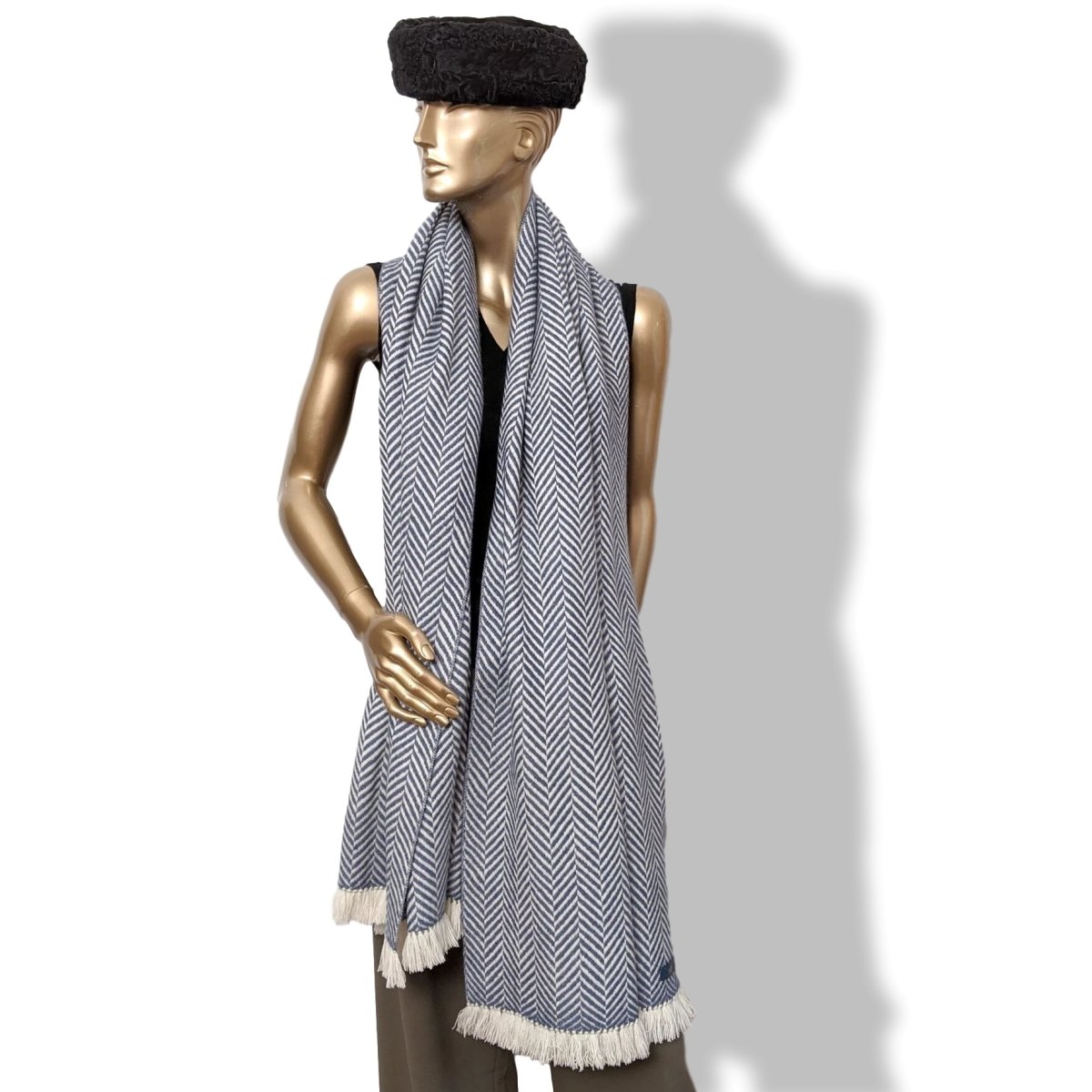 Hermes Ivoire/Marine Fringed 100% Cashmere ETOLE CHEVRON ARTISANALE Muffler Hand Woven in Nepal 70 x 200 cm, BNWT! - poupishop