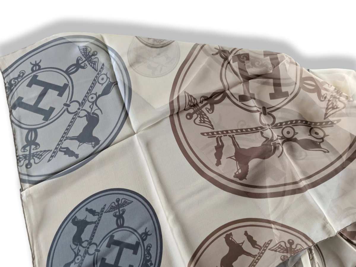 Hermes Ivory/Grey/Etoupe Chic Palette CONFETTIS D'EX LIBRIS Mousseline Silk Stole, New! - poupishop