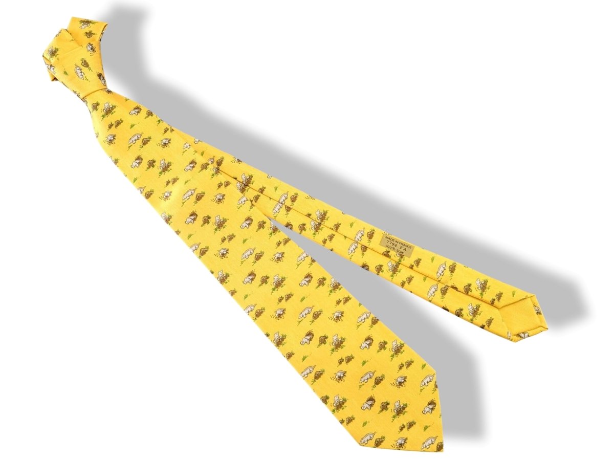 Hermes Jaune/Beige Clair/Brun TAUPES Moles Twill Silk Tie 9,1cm, New in Transparent Pochette!. - poupishop