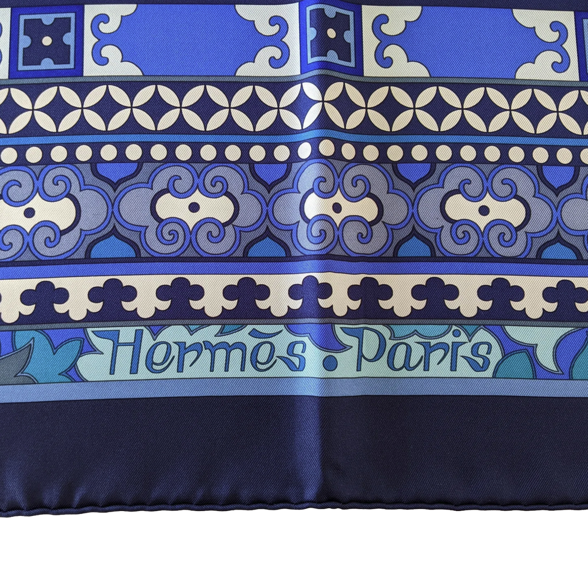 Hermes 2009 cw07 Marine/Cobalt "La Femme aux semelles de Vent" by Aline Honore Twill 90cm