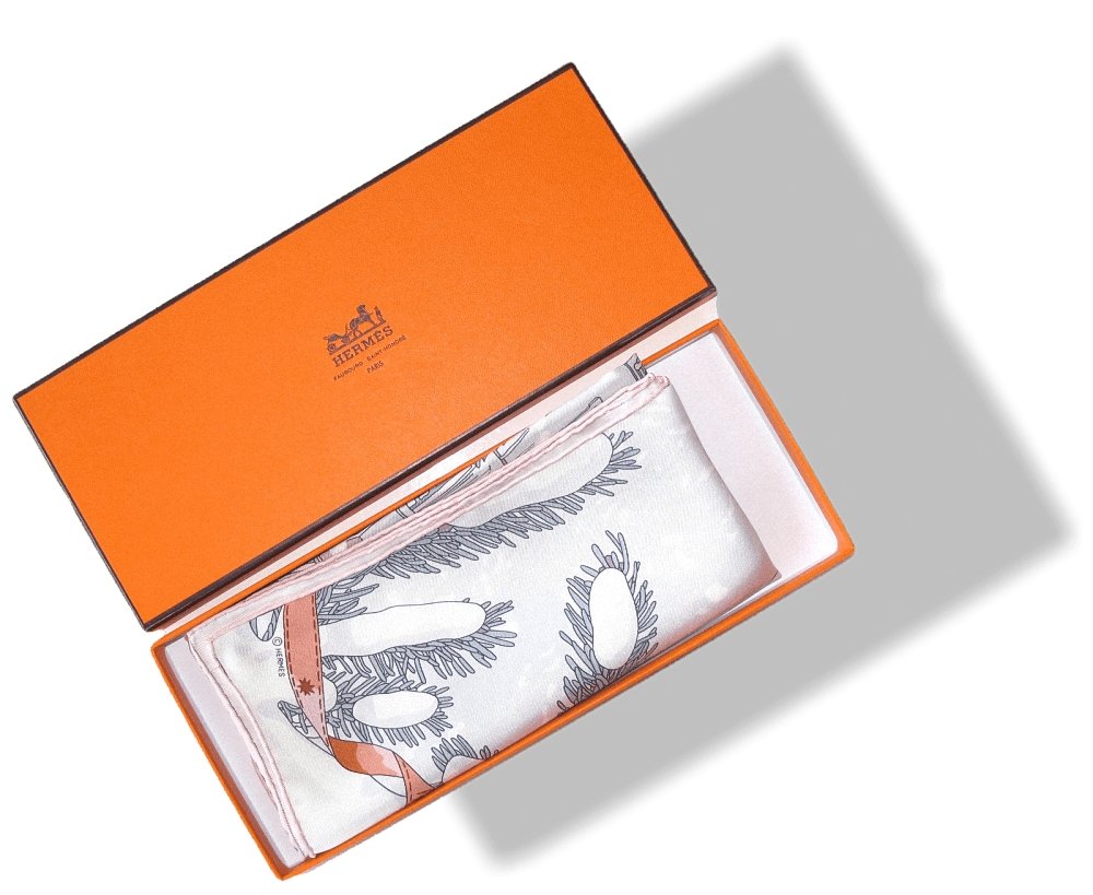Hermes Light Pink, Pearl Grey Noel au 24 Faubourg Twill Gavroche 45 cm, Rare in Box! - poupishop