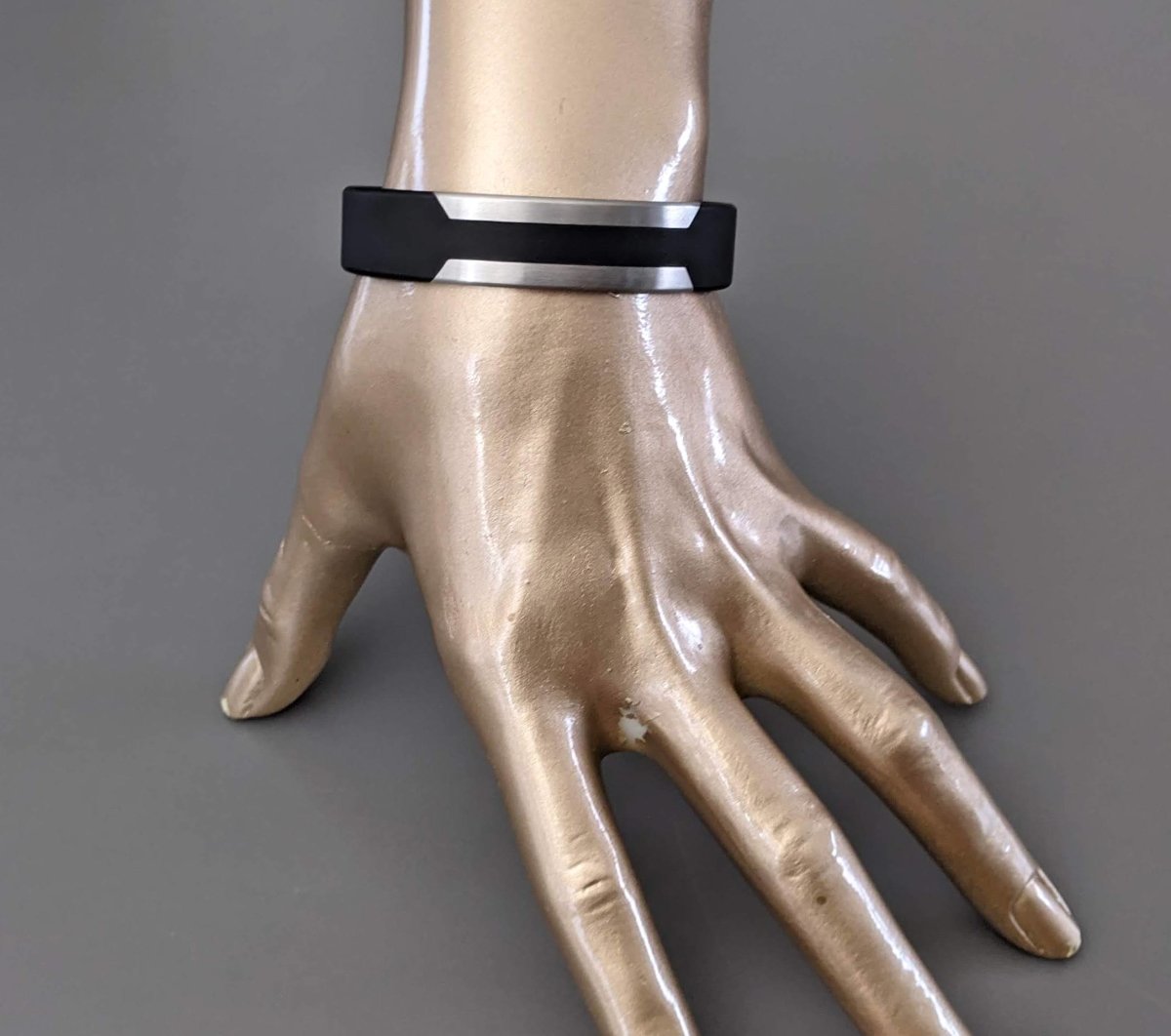 Hermes Men's Black Matt PVD/Brushed Stainless Steel Unisex Cuff Bracelet T4, New in Pochette! - poupishop
