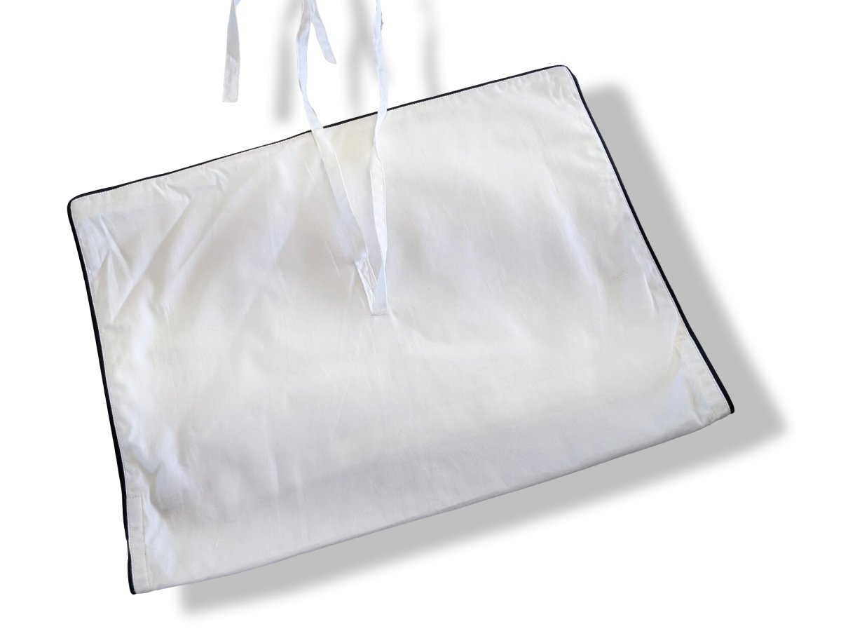 Hermes Men's Blanc/Blanc/Marine Popeline de Coton Pajamas with Embroidered Travel Pochette, BNEW! - poupishop