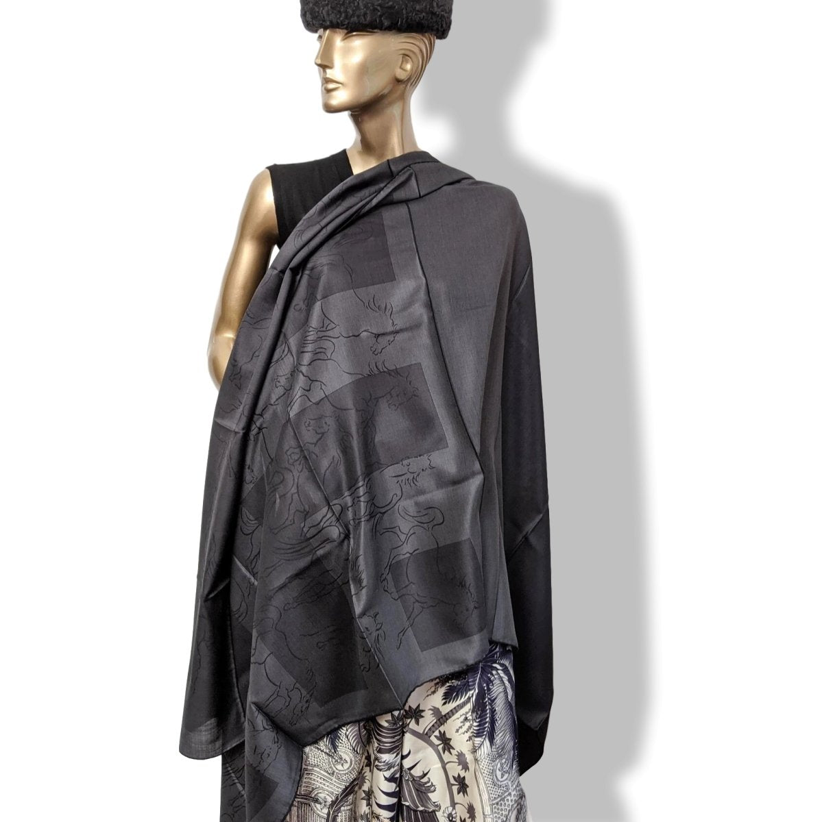 Hermes Men's Huge Carbone/Anthracite Silk/Wool Les Etalons Horses Echarpe au Carre 100 x 200 cm, BNWT! - poupishop