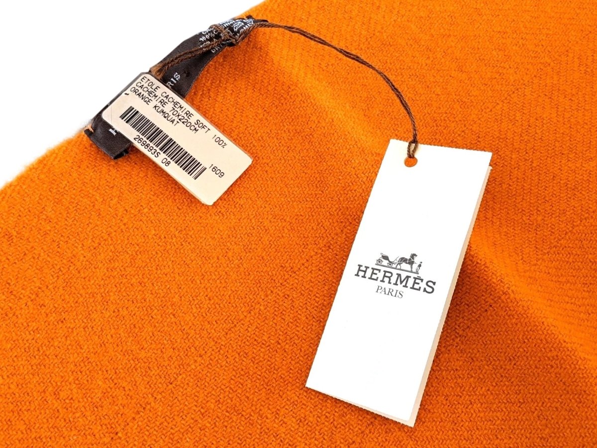 Hermes Orange Kumquat ETOLE CACHEMIRE SOFT Fringed Stole 100% Cashmere 72 x 220 cm, BNWT - poupishop