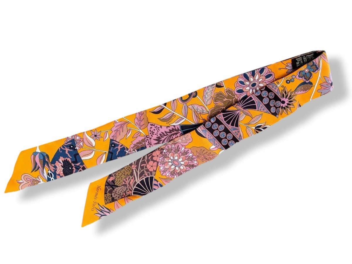 Hermes Orange/Rose Fleurs et Papillons de Tissus Twilly, NIB! - poupishop