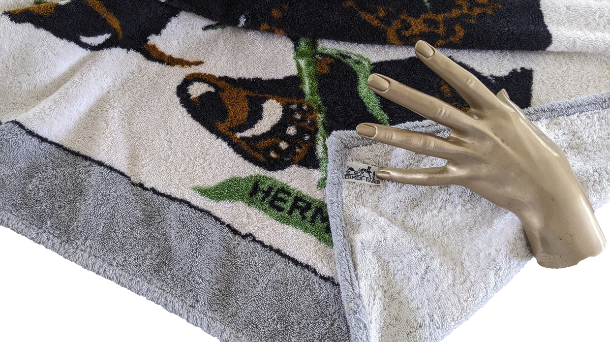 Hermes Gris/Noir/Blanc B/W "Pandas Eating Bambou" Terry Beach Towel 150 x 90 cm