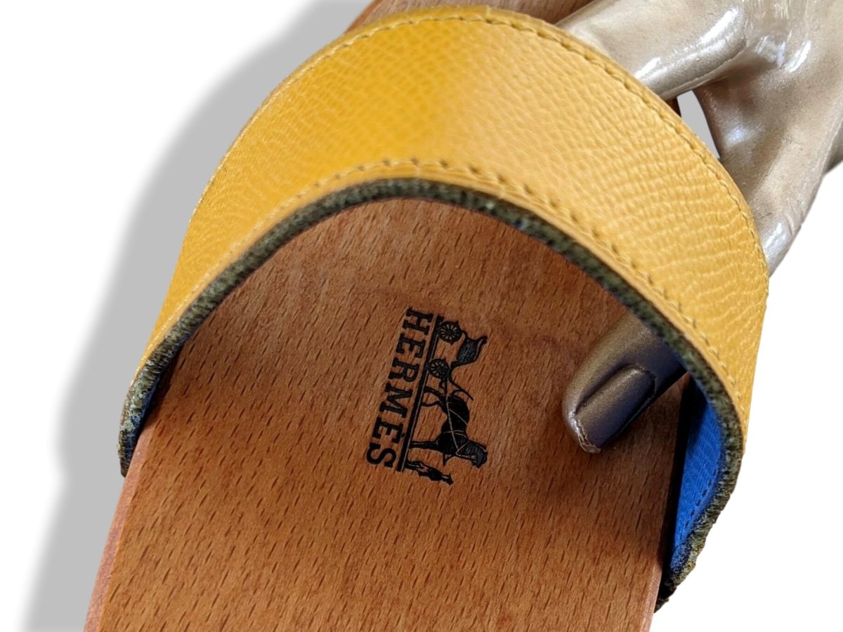 Hermes Pets Blue/Yellow Equistrian Leather/Wood/Silk HORSE BODY BRUSH - poupishop