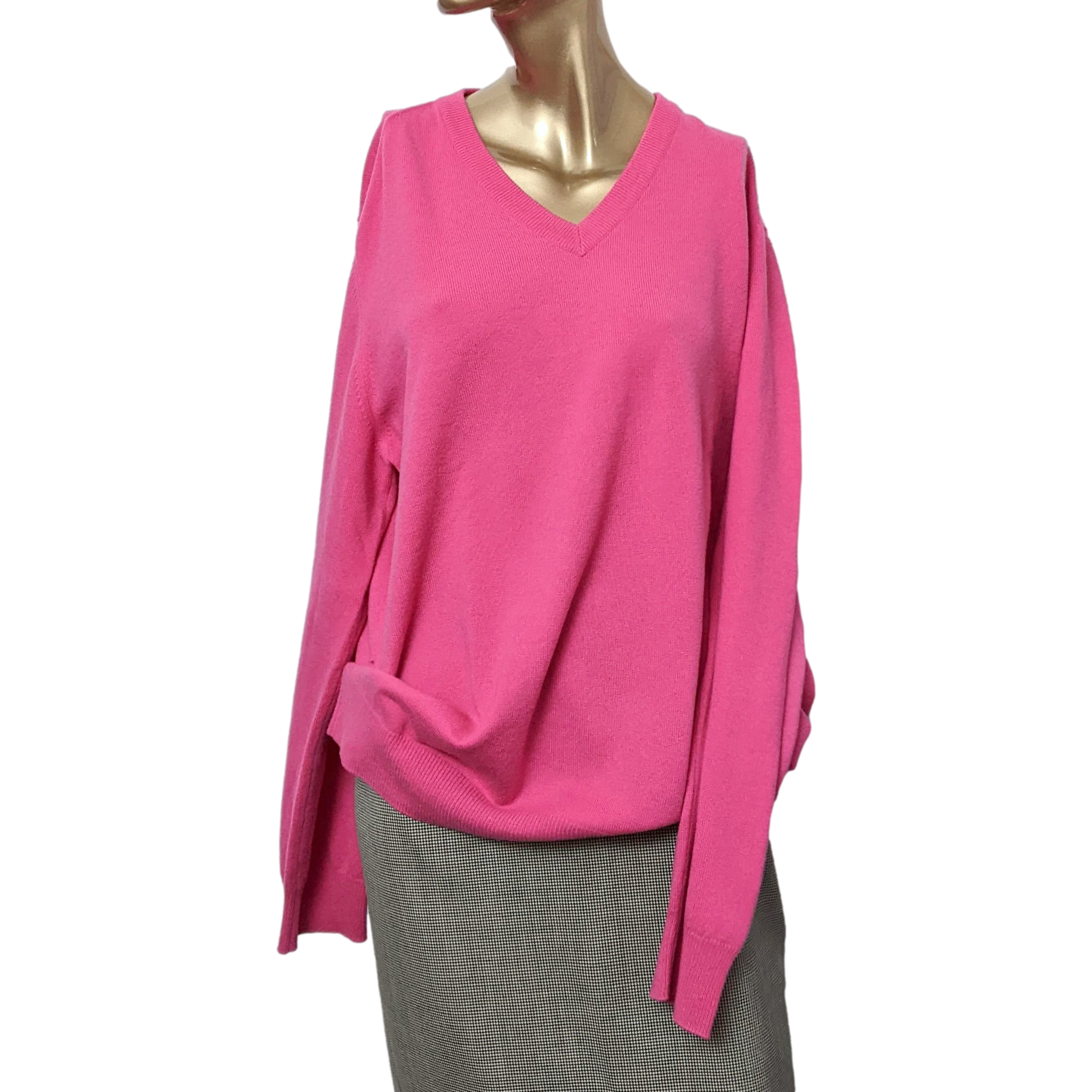 Hermes Men's Rose 100% Cashmere Classic V-Neck Sweater SzXXL