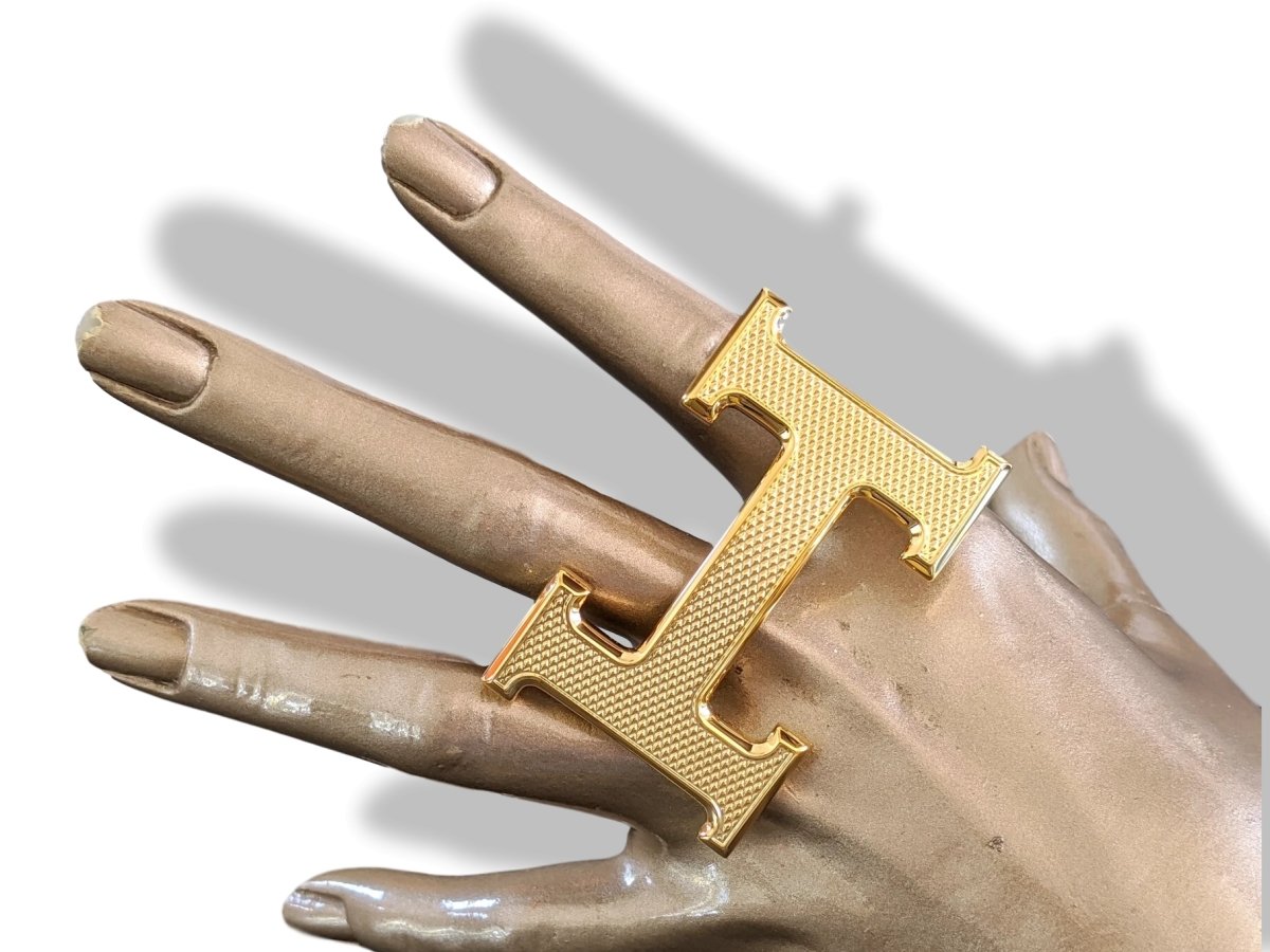 Hermes Plated Gold Guillochee Buckle H 32mm, New in Pochette and White Box! - poupishop