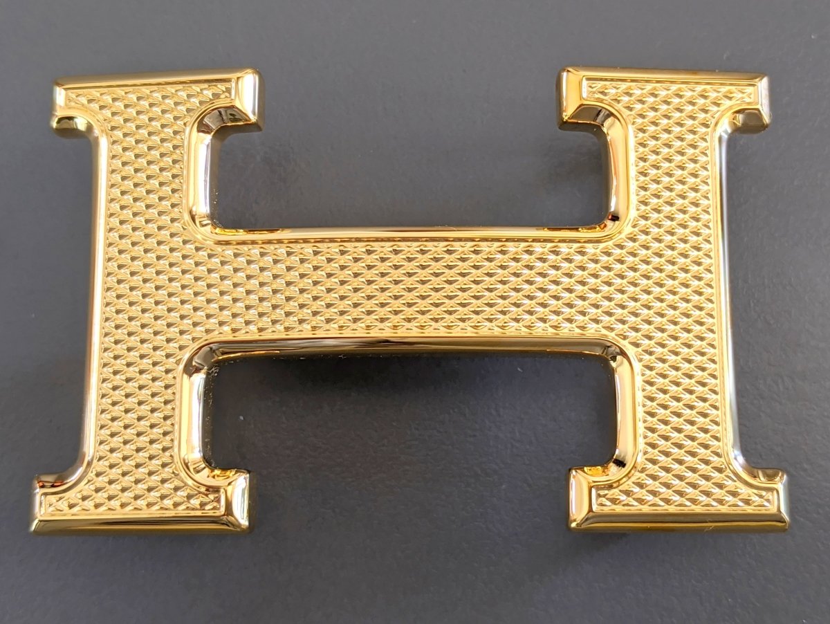 Hermes Plated Gold Guillochee Buckle H 32mm, New in Pochette and White Box! - poupishop