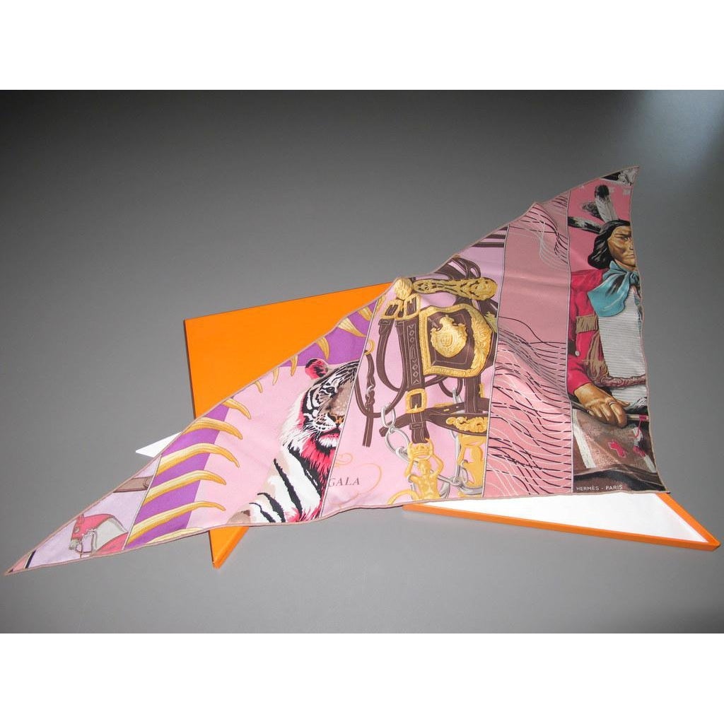 Hermes Rose Carre en Carres Vintage Silk Pointu, Box! - poupishop