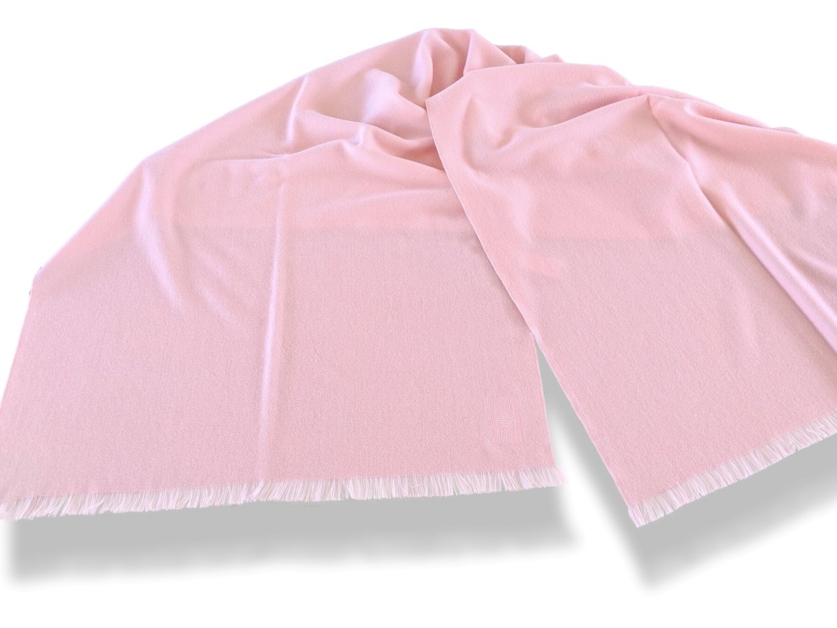 Hermes Rose Pale ETOLE CACHEMIRE SOFT Fringed Stole 100% Cashmere 72 x 220 cm, BNWT - poupishop