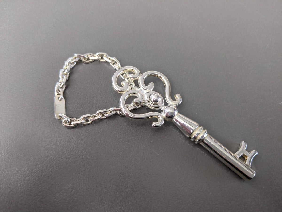 Hermes Shiny Sterling Silver CLEF - KEY Charm Key Ring, Box! - poupishop