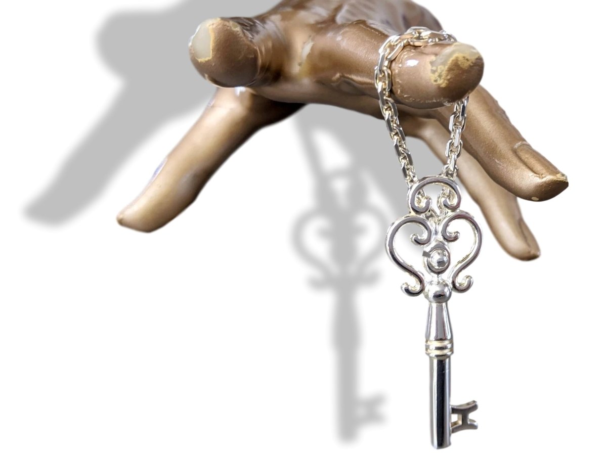 Hermes Shiny Sterling Silver CLEF - KEY Charm Key Ring, Box! - poupishop