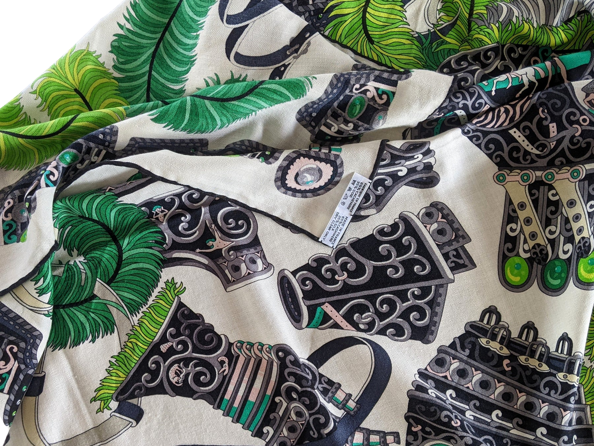 Hermes 2014 Blanc/Vert "Sous l'Egide de Mars" by Pierre Marie Cashmere Shawl 140