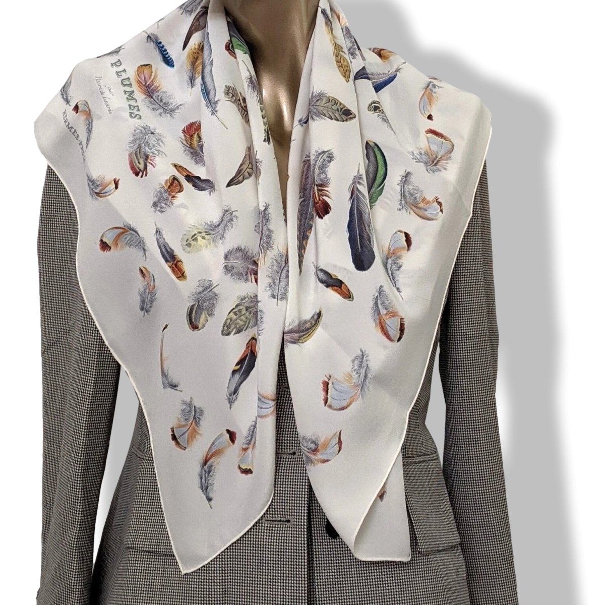 Hermes Vintage Blanc/Multi PLUMES by Henri de Linares Crepe of Silk 90cm, Superb and Rare! - poupishop