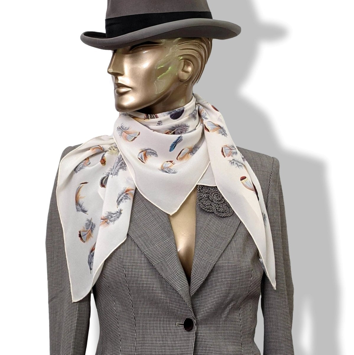 Hermes Vintage Blanc/Multi PLUMES by Henri de Linares Crepe of Silk 90cm, Superb and Rare! - poupishop
