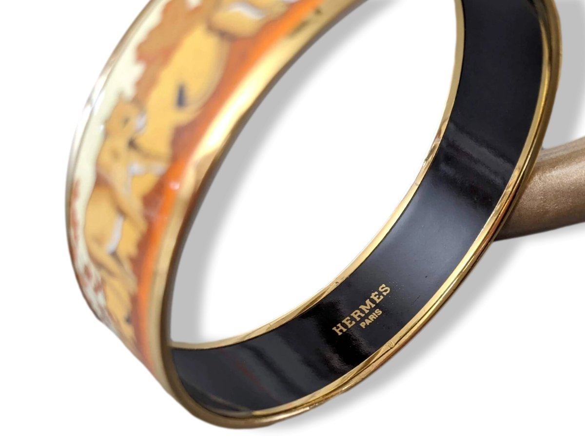 Hermes Vintage Ochre/Orange/Beige Plated Gold AFRICA Lions Wide Bangle Bracelet Sz65, Researched with Flaws! - poupishop