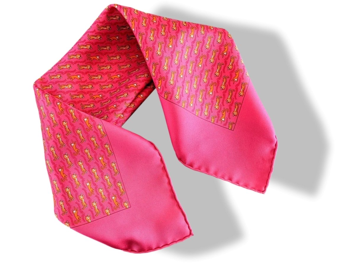 Hermes Vintage Vibrant Pink/Orange Tiger following a Monkey Twill Gavroche Pocket Scarf 45 CM - poupishop