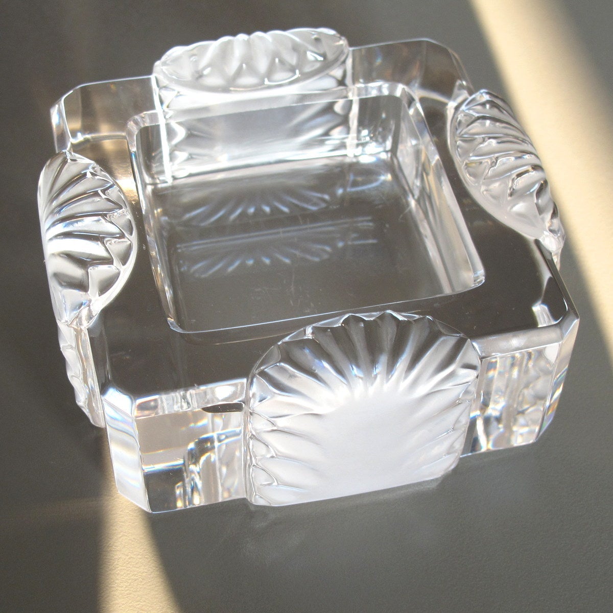 Lalique Massive Shell Corfou Desk Tidy Ashtray Crystal Glass - poupishop