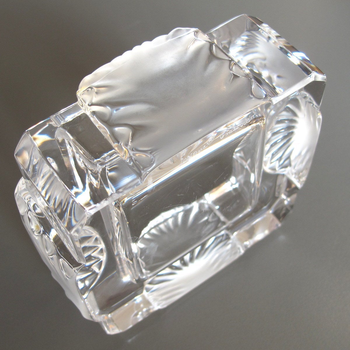 Lalique Massive Shell Corfou Desk Tidy Ashtray Crystal Glass - poupishop