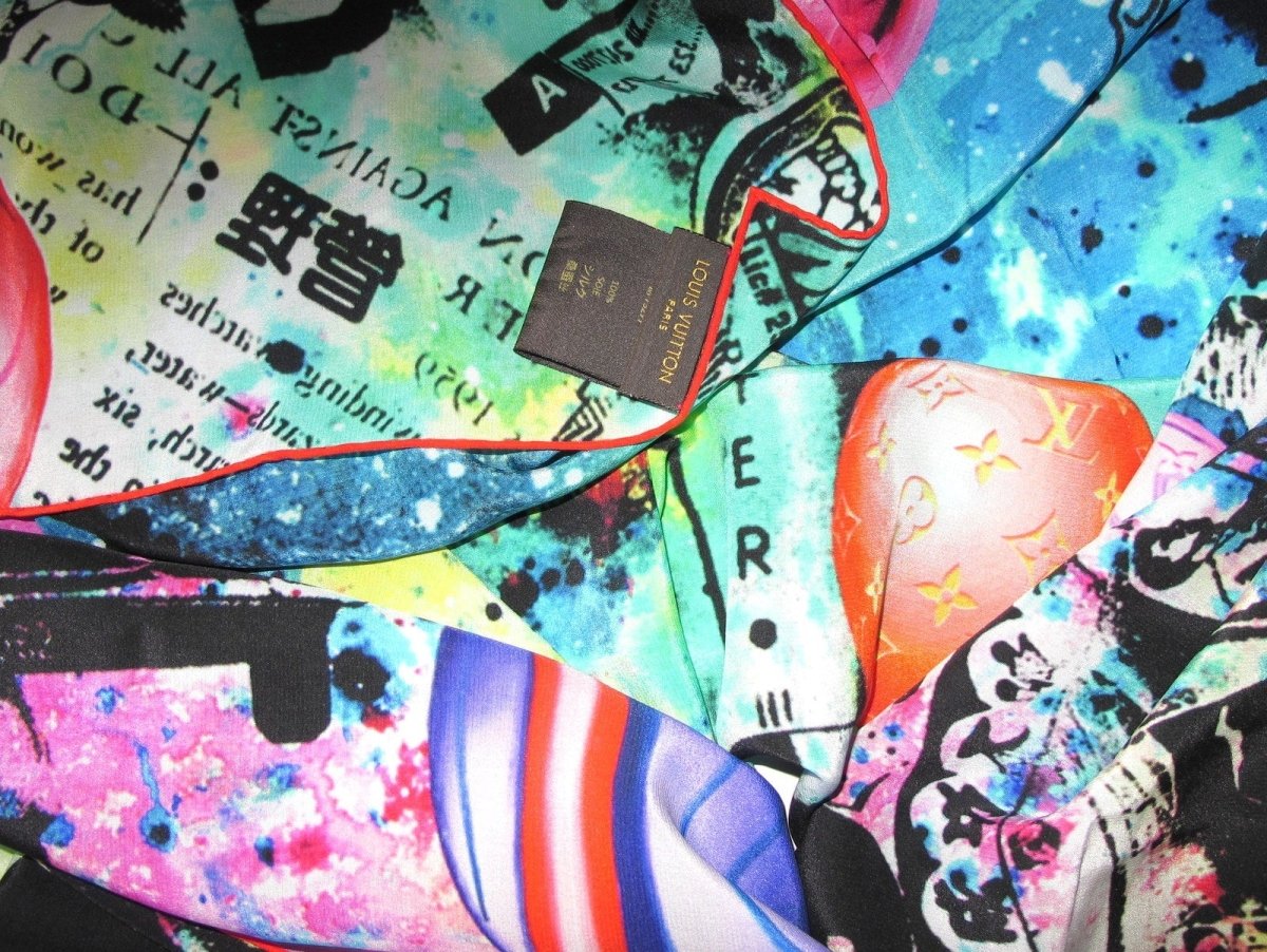 Louis Vuitton & Kenny Scharf 2014 Pop Cosmic Limited Artist Scarf Crepe of Silk Shawl 140 - poupishop