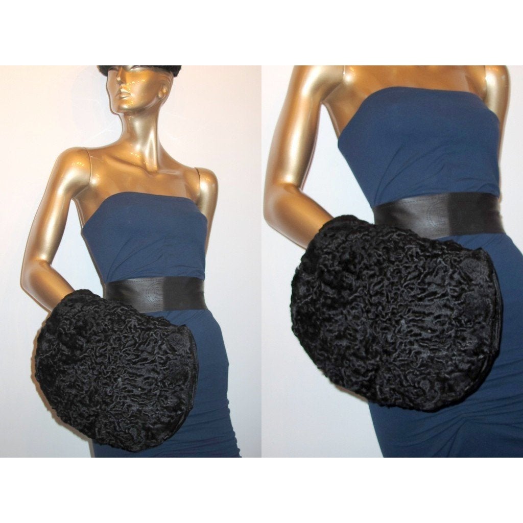 Retro 1930 Zip Pocket Black Muff in Astrakhan - poupishop