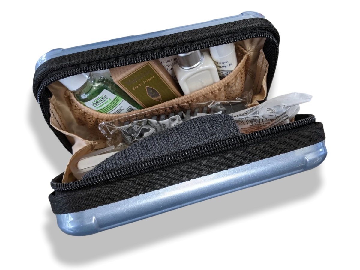 Rimowa Blue Metallic Zipped Cosmetic Kit Clutch Pochette Bag, Vip First Class, New! - poupishop