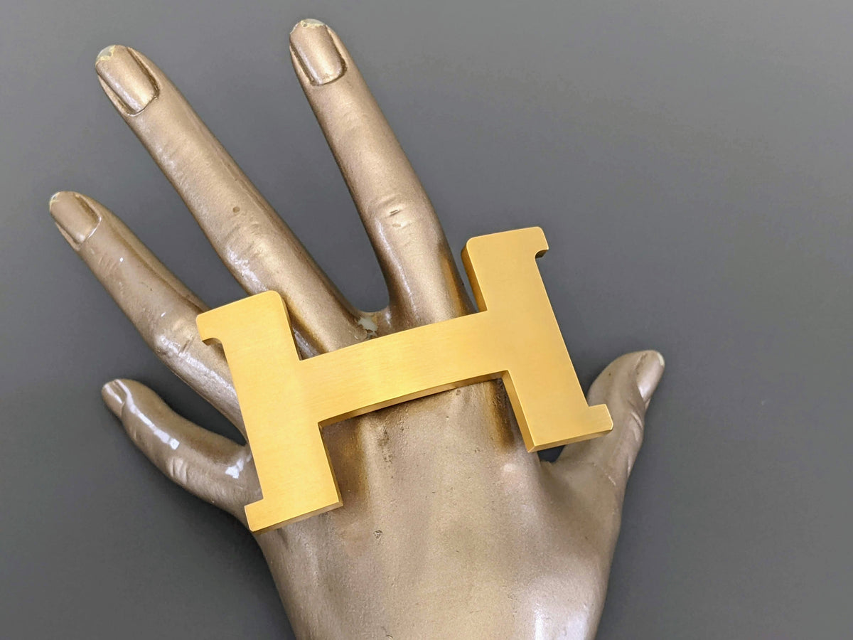 Hermes [67] Huge Brushed Gold/Or Brosse Belt Buckle Constance 42 MM, New in Pochette and White Box!