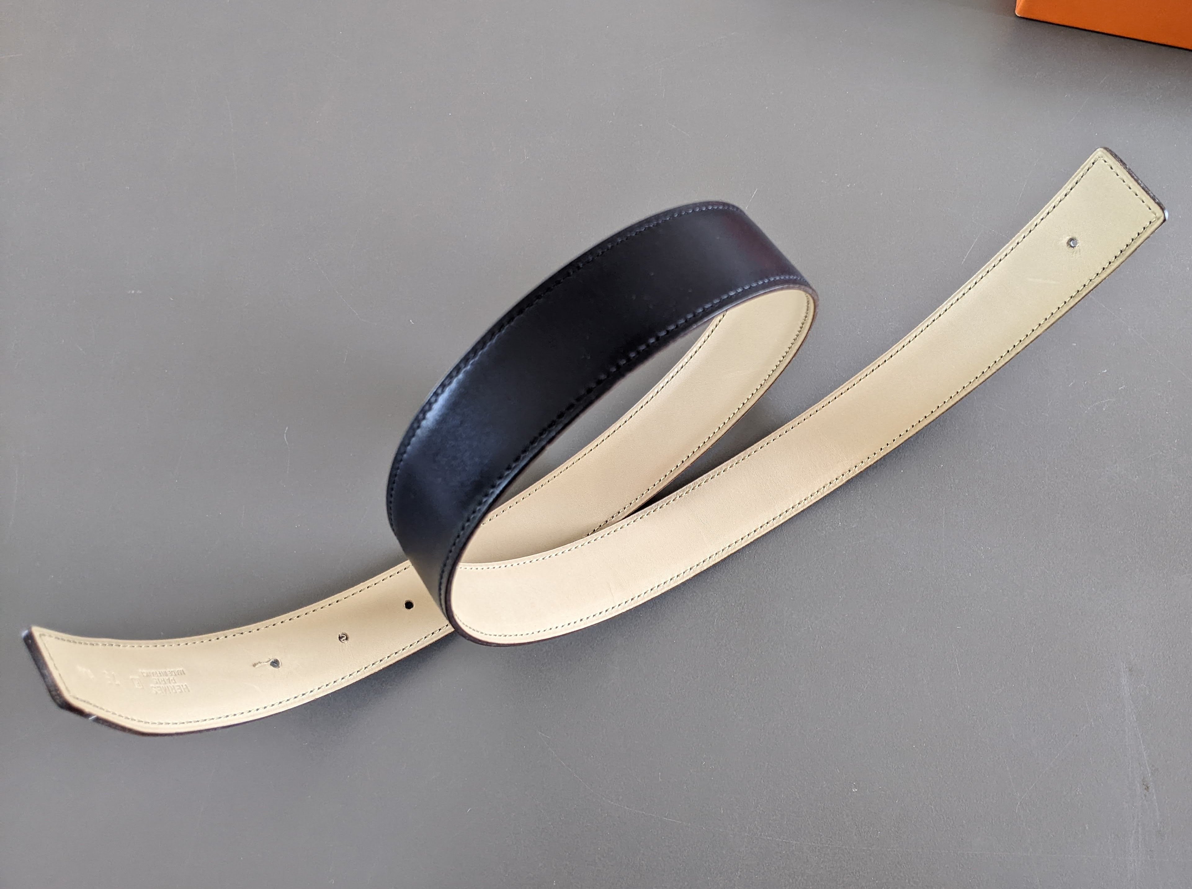 HERMES [JUTTA36] 2002 Marine/Creme Box Reversible Leather Strap Belt 32 MM Sz75