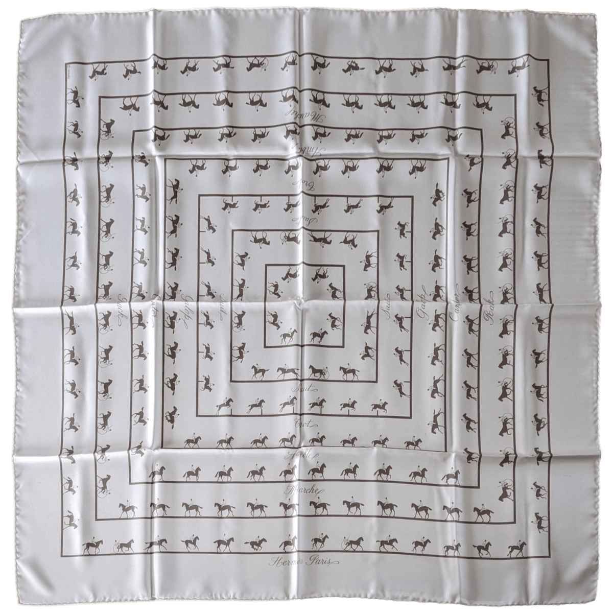 HERMES LOT DE 17 Twill Silk Carres 90 x 90 cm