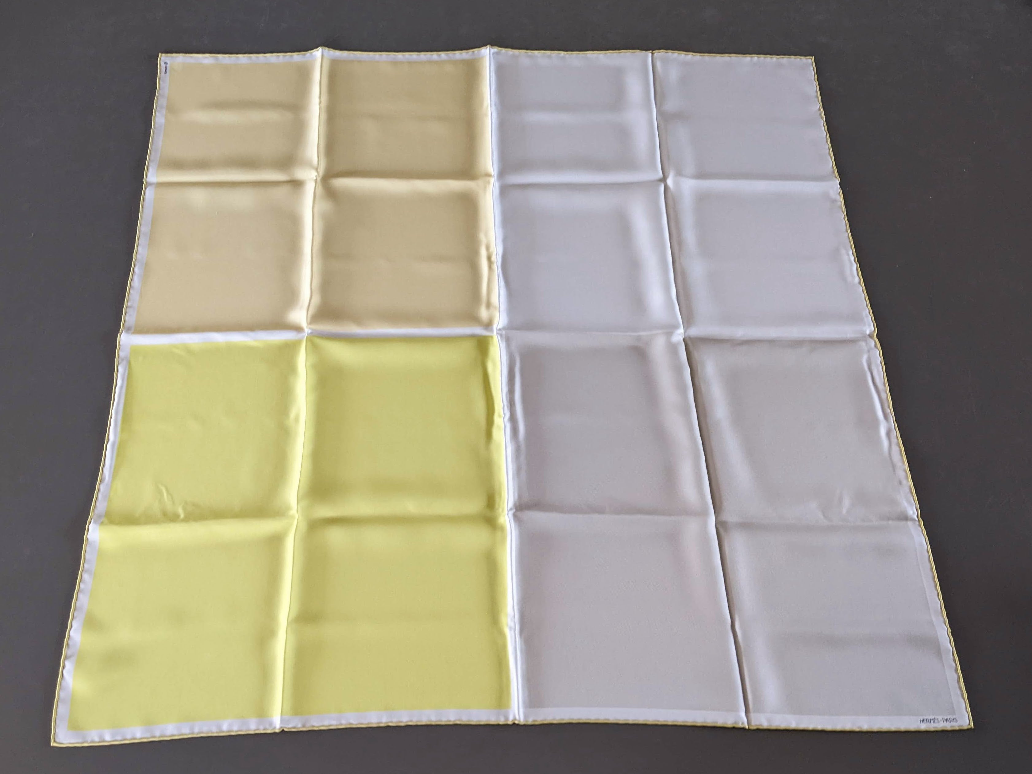 HERMES LOT DE 13 Twill Silk Cares 90 x 90 cm
