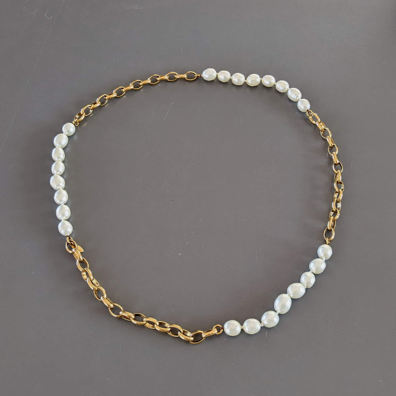 CHANEL Vintage Pearls Necklace Gripoix