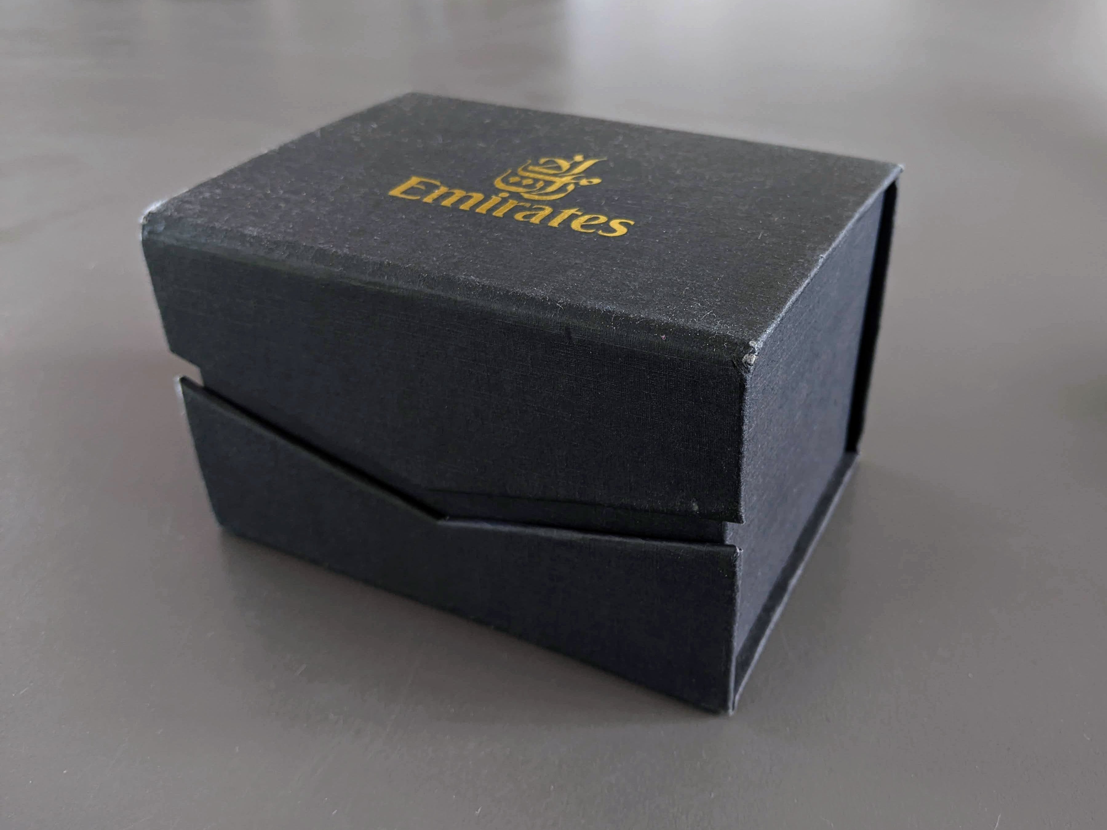 EMIRATES First Class VIP Crystal Paperweight - Presse Papier Cristal, New in Box!