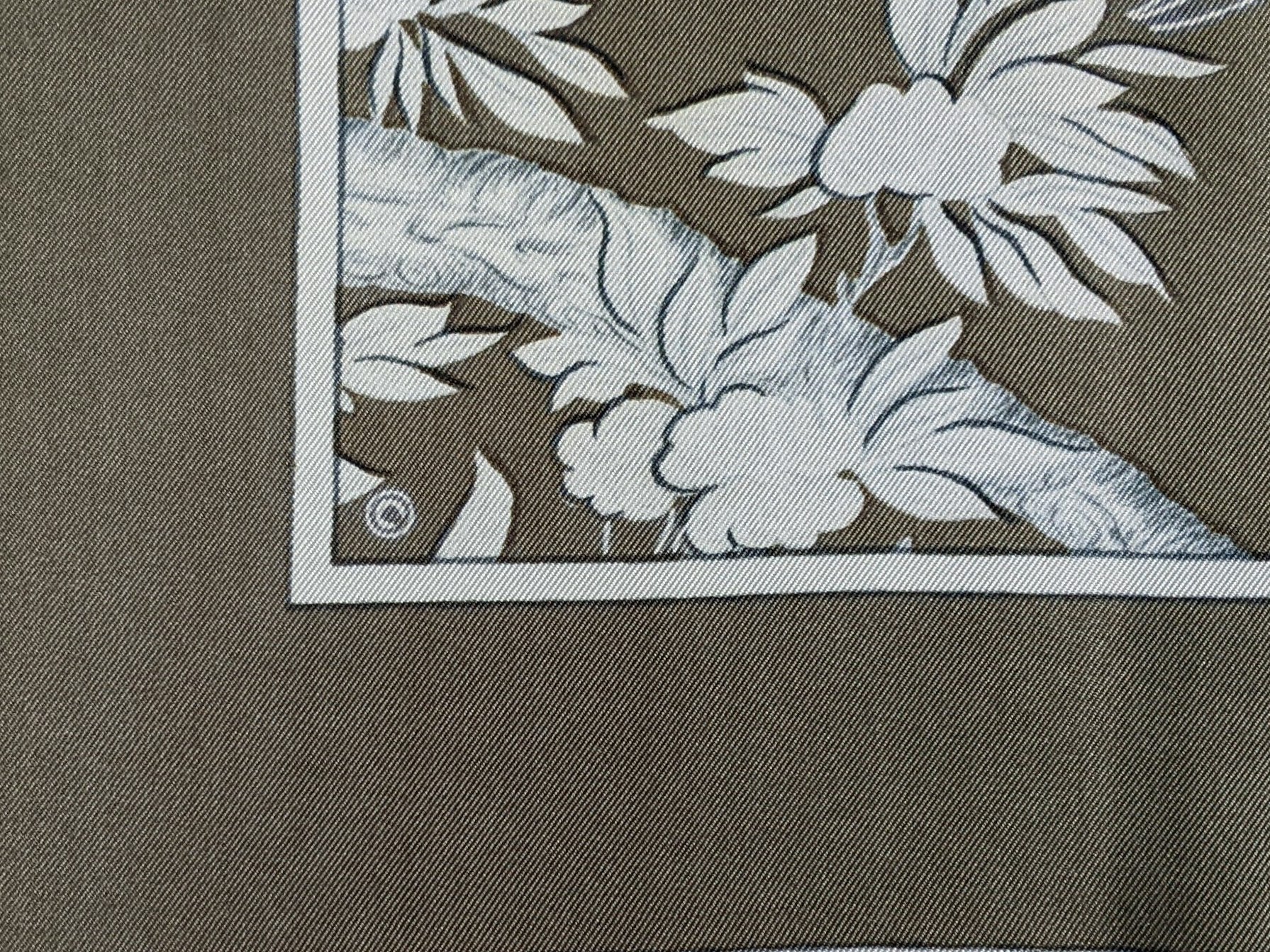 HERMES 1963 Vieille Chine by Mme La Torre Twill Silk Carre 90 x 90 cm