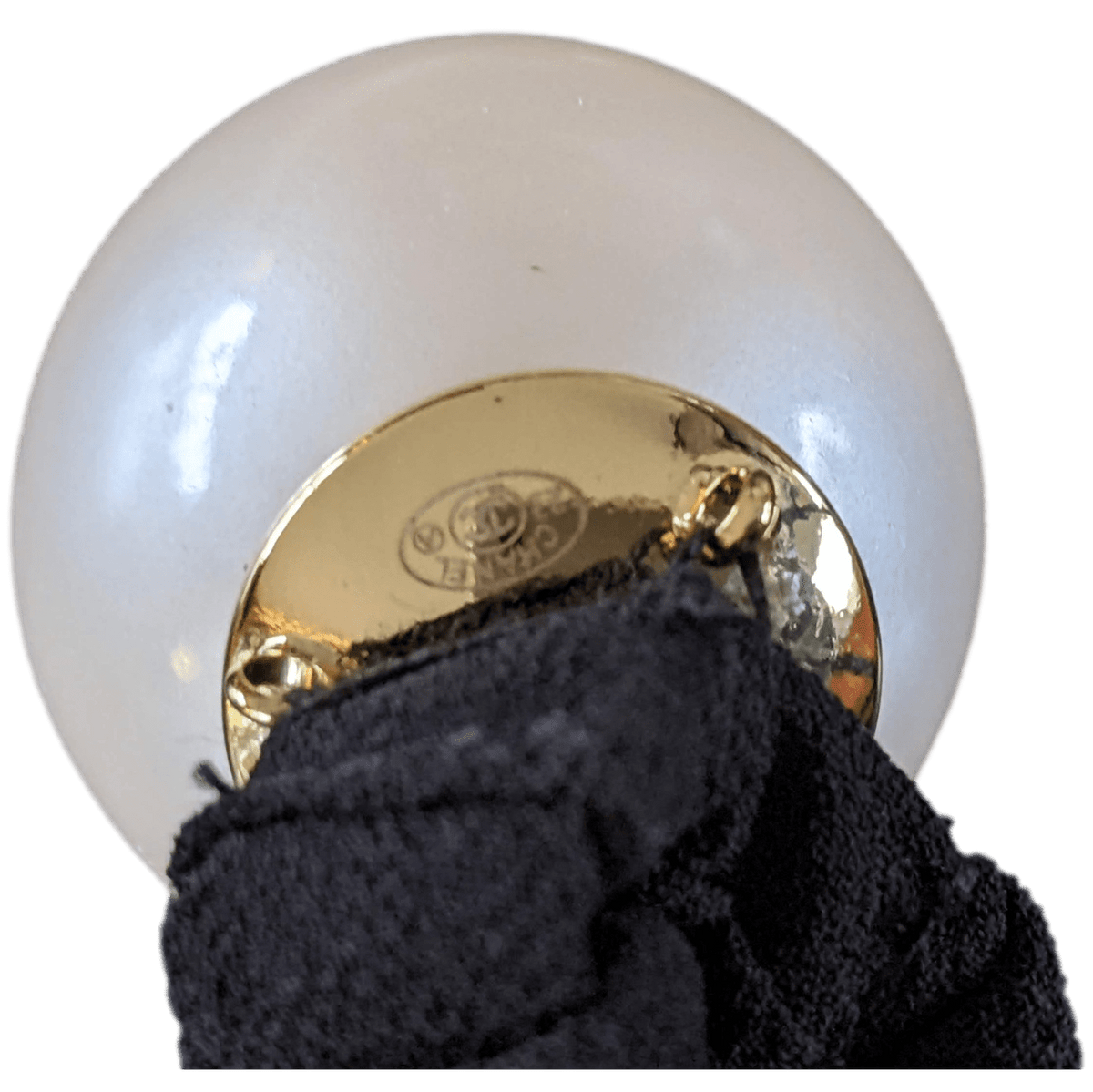 Authentic Chanel Pearl CC Logo hair tie Chanel CC Faux Pearl Hair Tie - Neutrals Hair Accessories  main image 2