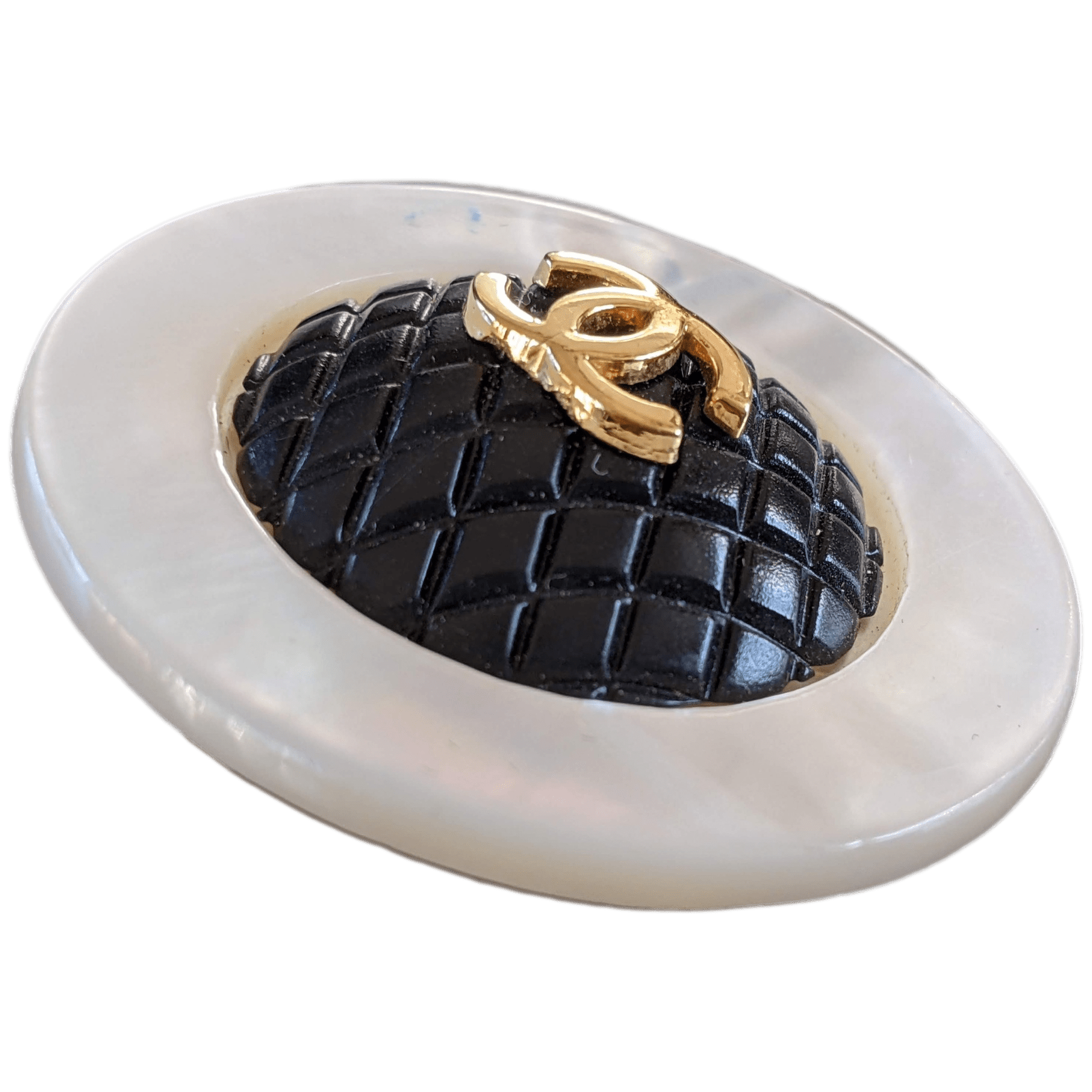 CHANEL Vintage Mother of Pearl Black Quilted CC Clip-On Earrings 4 cm