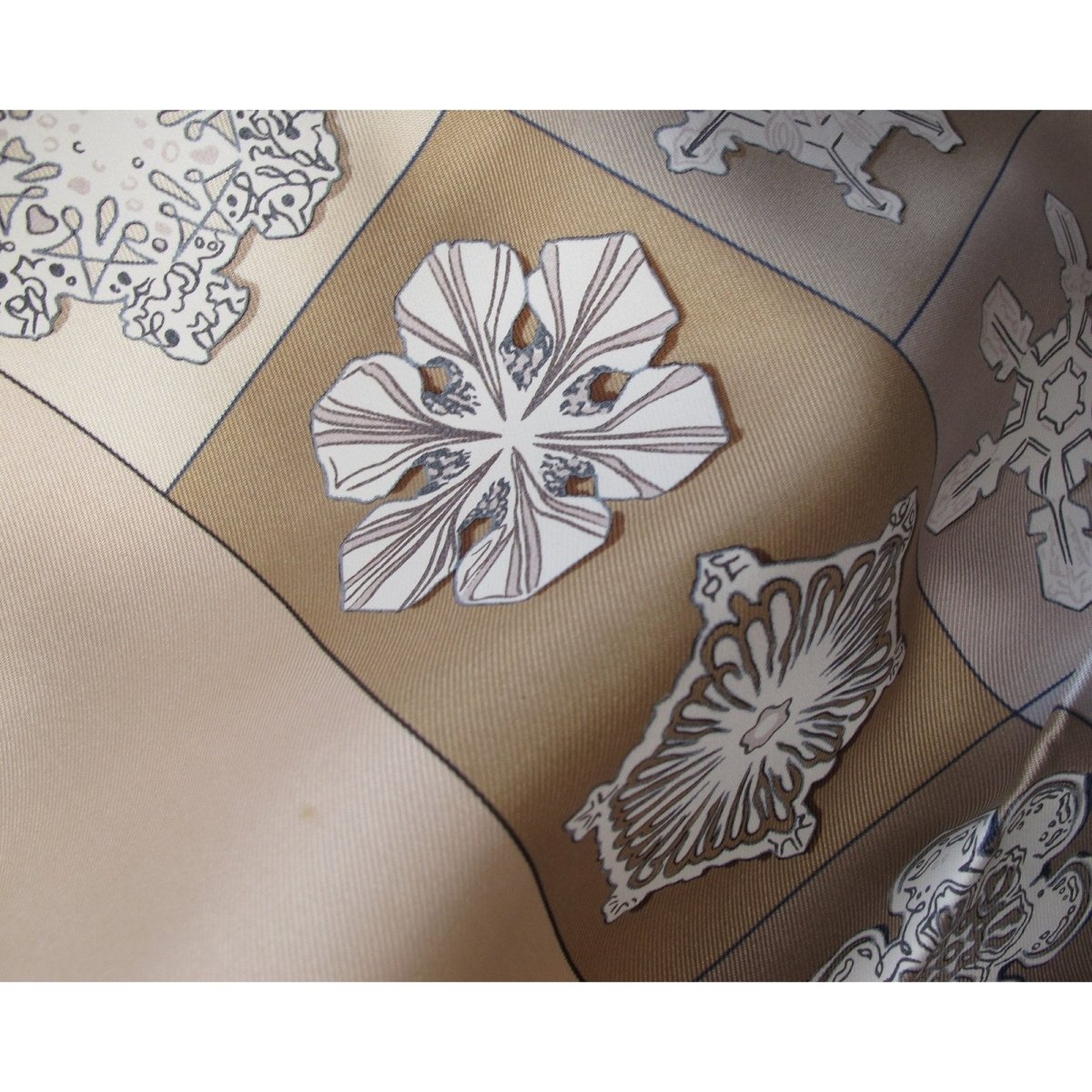 Hermes Feux de l'Hiver by Christiane Vauzelles Twill 90
