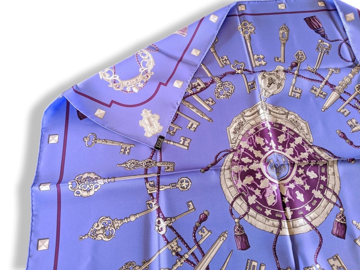 Hermes 2008 Violet/Mauve/Gris LES CLEFS by Caty Latham Twill scarf, New!