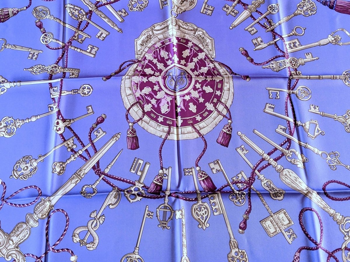 Hermes 2008 Violet/Mauve/Gris LES CLEFS by Caty Latham Twill scarf, New!