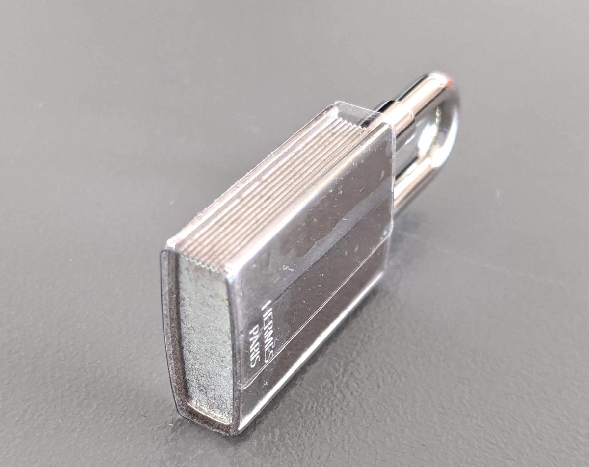 Hermes [74] CONTE ET RACONTE Cadenas Lock Charm PHW, Brand New with Pouch in Box! - poupishop