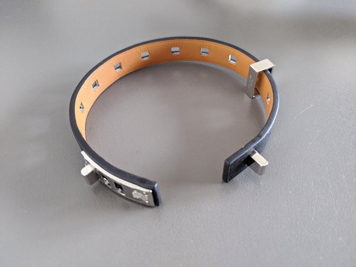 Hermes [89] Unisex Black Swift Calfskin/Ag MINI DOG PERFORATIONS CARREES Bracelet Sz T4, BNIB! - poupishop