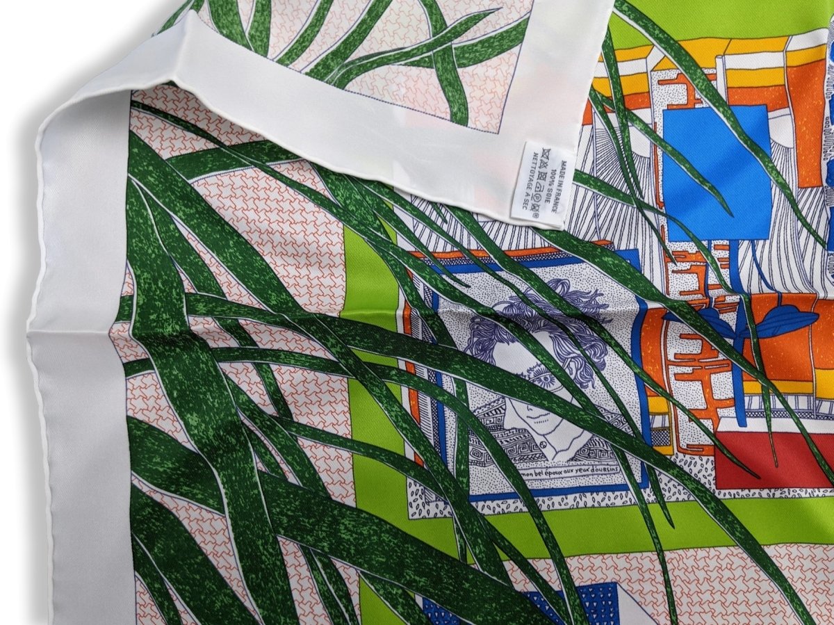 Hermes Blanc/Rouge/Vert "Rendez-Vous chez Hermes" by Carine Brancowitz Vintage Silk 70 cm, BNIB!