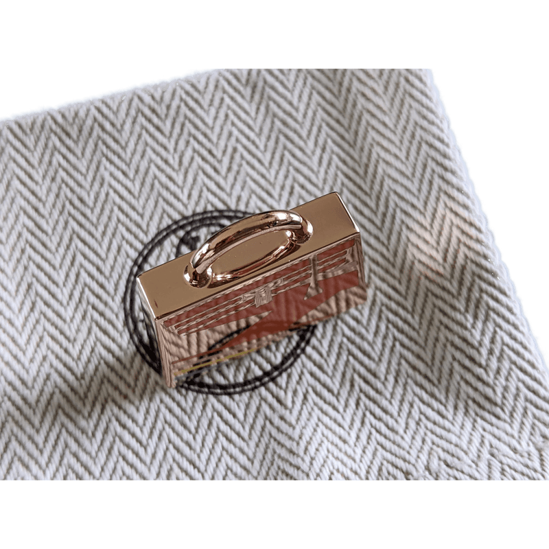 HERMES Curiosite Kelly Laque H Vibration charm