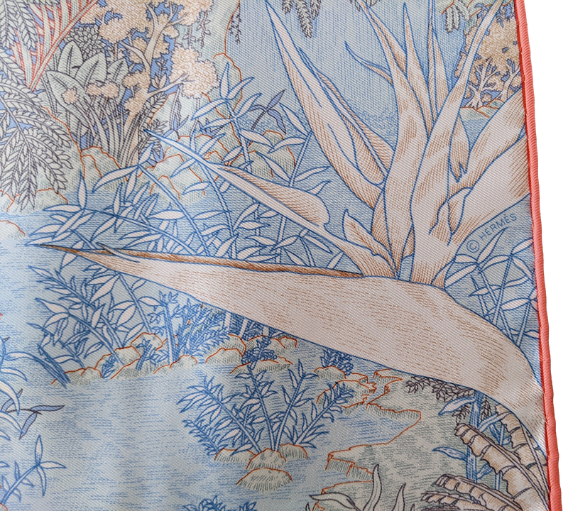 HERMES FAUBOURG TROPICAL DETAIL Twill Silk Gavroche 45 x 45 HERMES FAUBOURG TROPICAL DETAIL Twill Silk Gavroche 45 x 45