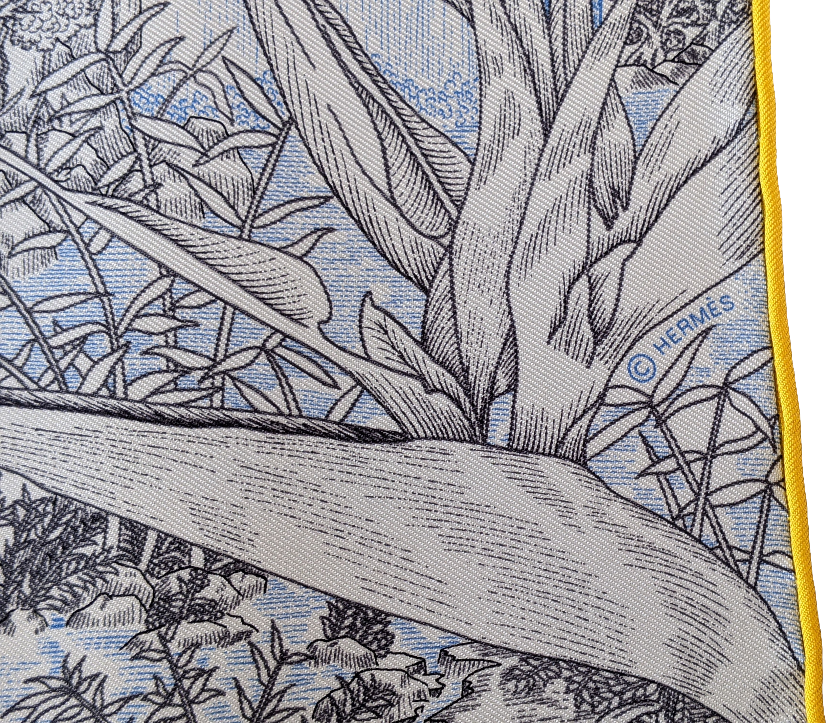 HERMES FAUBOURG TROPICAL DETAIL Twill Silk Gavroche 45 x 45 cm