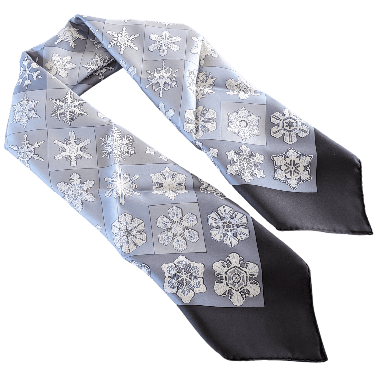 HERMES FEUX DE L'HIVER 1999 Anthracite with Blanc Matte Overlay Twill Silk Carre 90 x 90 cm