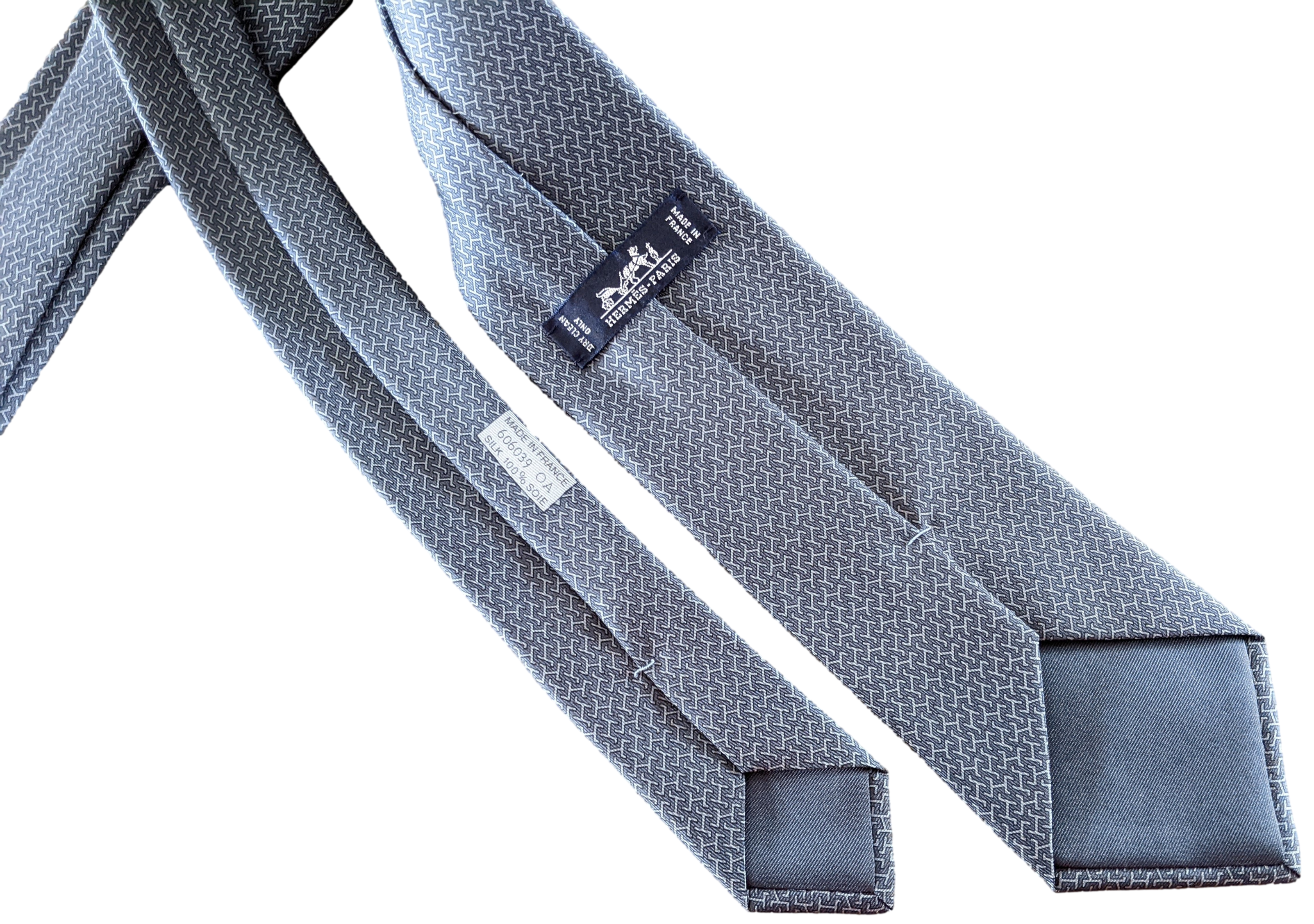 HERMES H Grey Twill Silk Classic Tie 9 cm